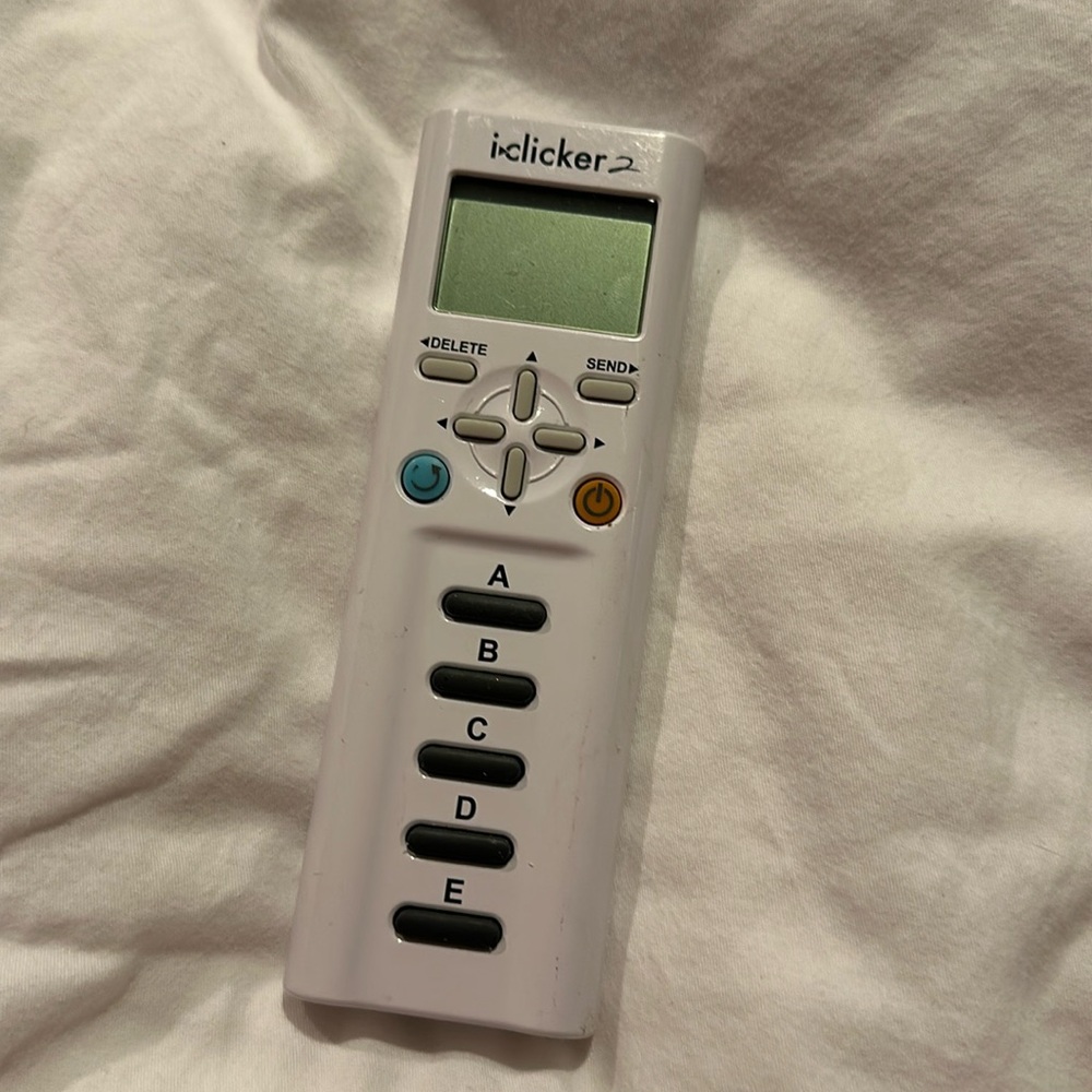 iClicker2, comes with 2 AAA batteries
